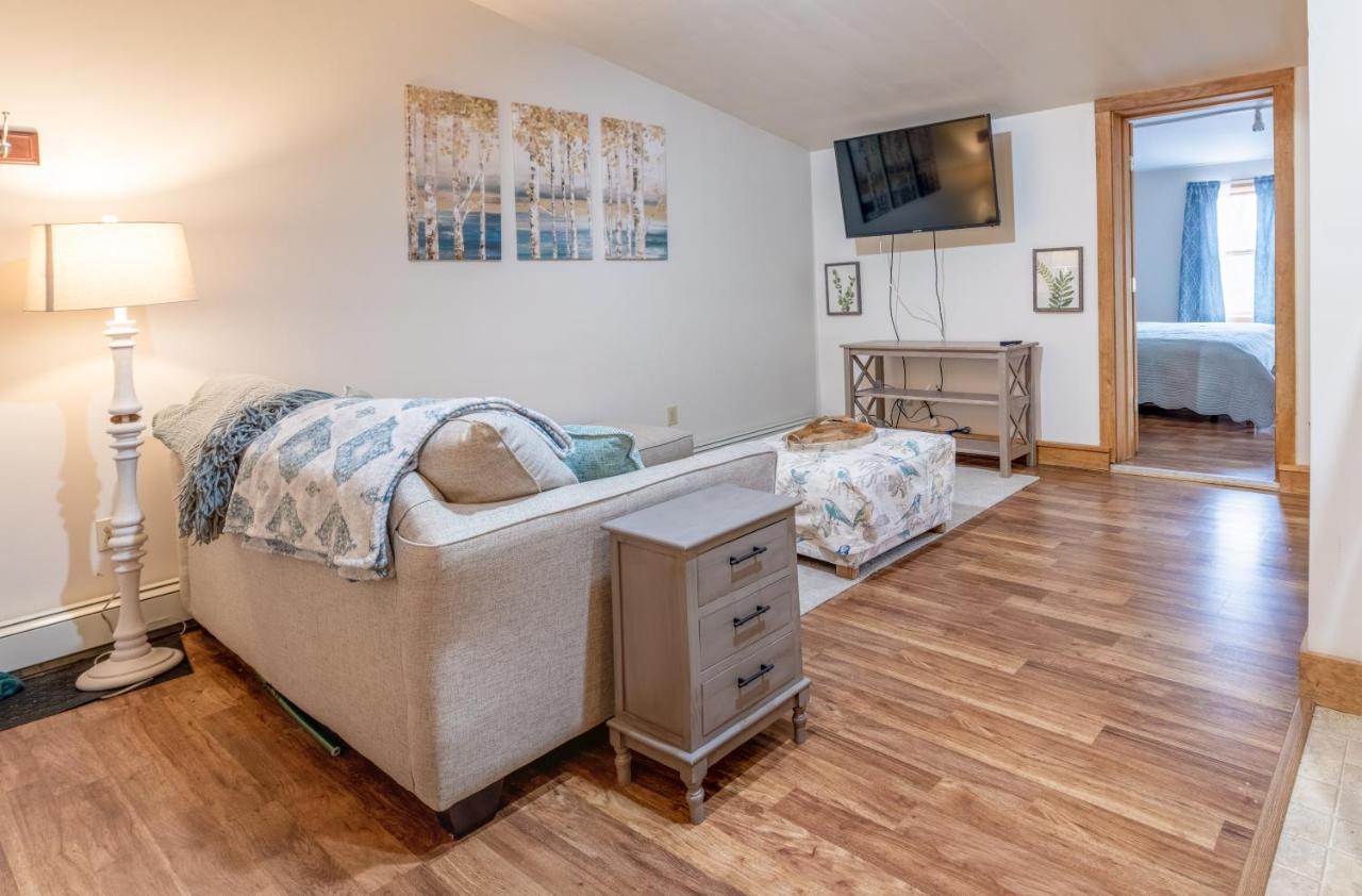 Downtown Apartments In 바 하버 외부 사진