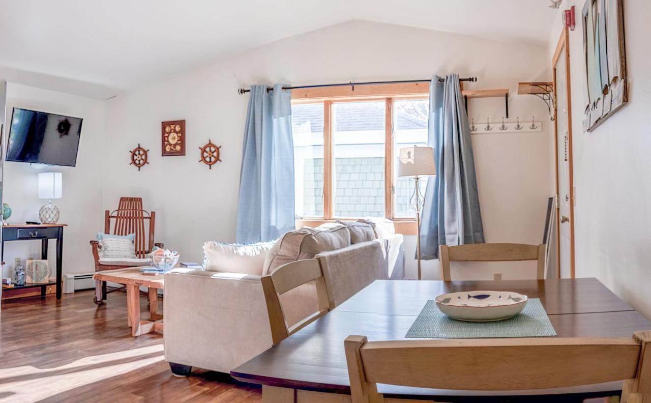 Downtown Apartments In 바 하버 외부 사진